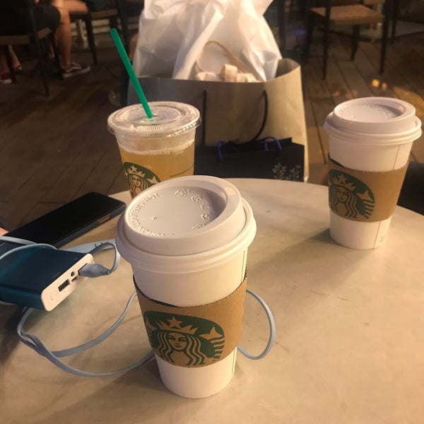 Foto diambil di Starbucks oleh Tanh Tanh pada 10/18/2018