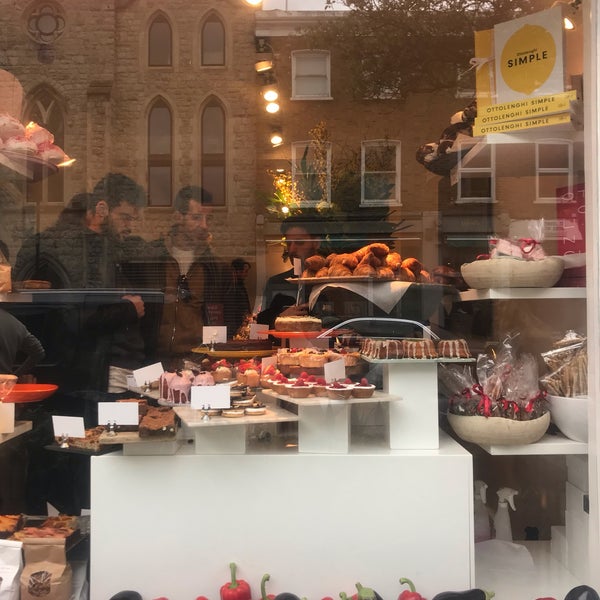 Photo taken at Ottolenghi by Tanh Tanh on 4/6/2019