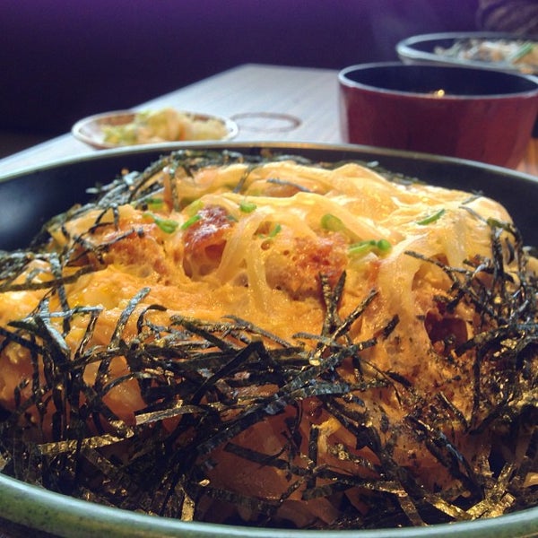 รูปภาพถ่ายที่ Gyotaku Japanese Restaurant - King Street โดย Clayton W. เมื่อ 3/10/2013