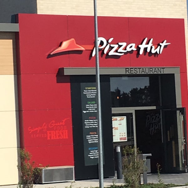 Foto scattata a Pizza Hut da Işıl il 9/8/2016