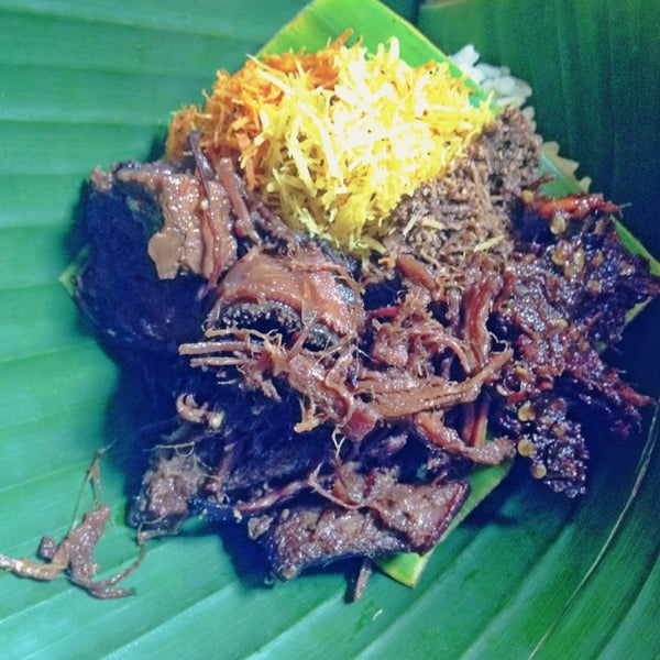 Nasi Krawu Bu Azzah.