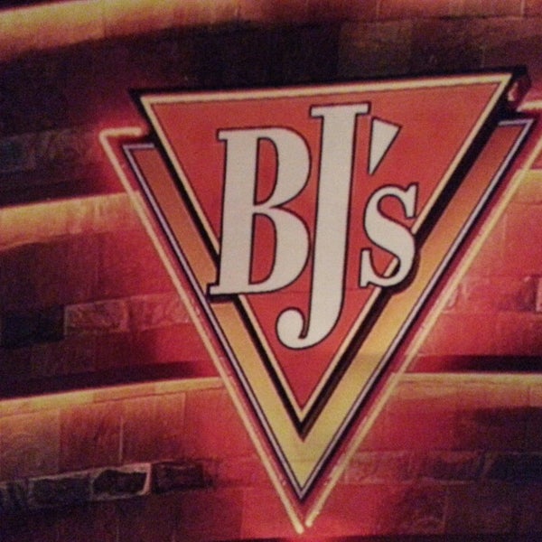 Foto tirada no(a) BJ&#39;s Restaurant &amp; Brewhouse por Don R. em 7/12/2013