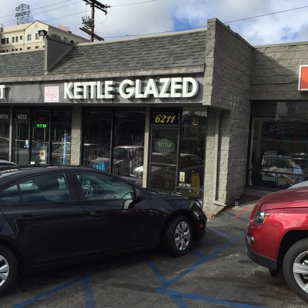 รูปภาพถ่ายที่ Kettle Glazed Doughnuts โดย Lorenzo D. เมื่อ 1/31/2016