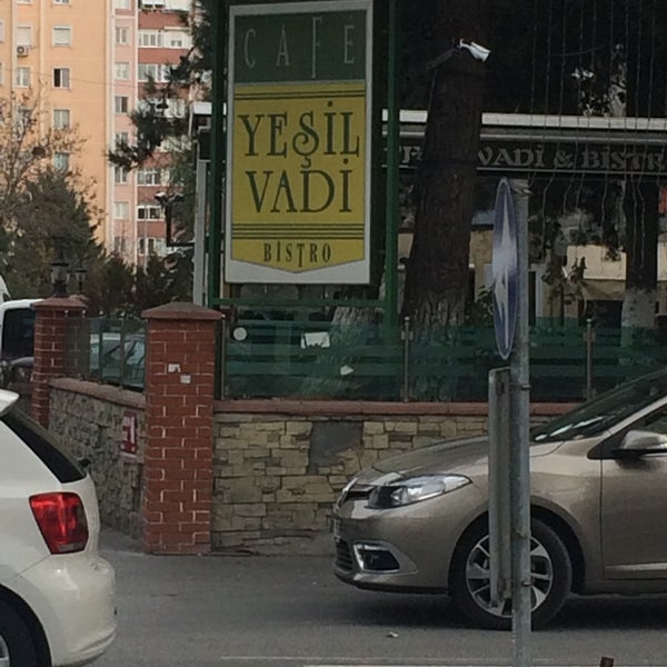 Photo taken at Yeşil Vadi Cafe by Doğan C. on 11/24/2015