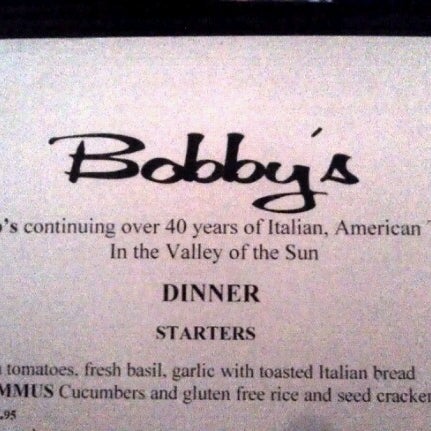 รูปภาพถ่ายที่ Bobby&#39;s Restaurant and Lounge โดย Patrick เมื่อ 9/29/2012