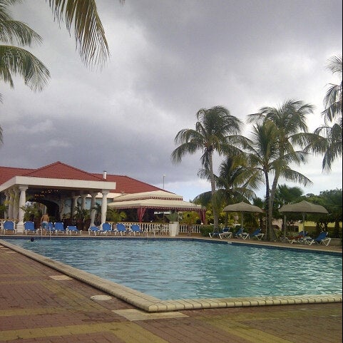 รูปภาพถ่ายที่ Livingstone Villas &amp; Resort Hotel Curacao โดย Livienne C. เมื่อ 10/12/2012