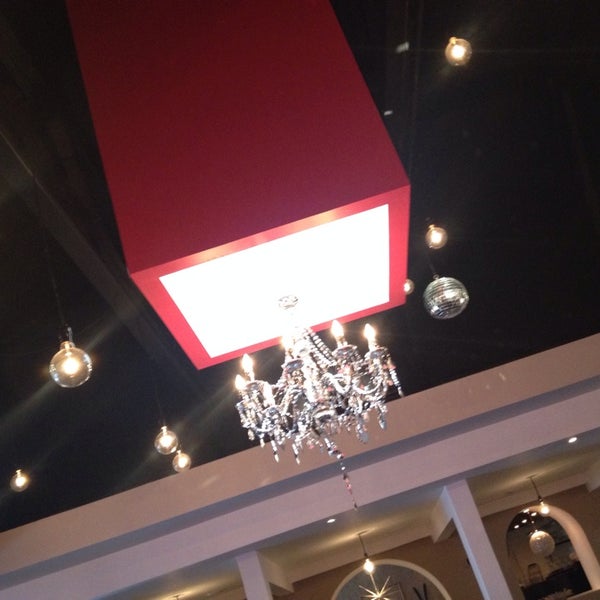 Foto tomada en Quattro Restaurante &amp; Lounge Bar  por Poio V. el 7/11/2014