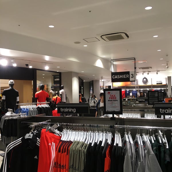 Photos At アディダス ロックポート ファクトリーアウトレット三井アウトレットパーク 札幌北広島店 Sporting Goods Shop In 北広島市