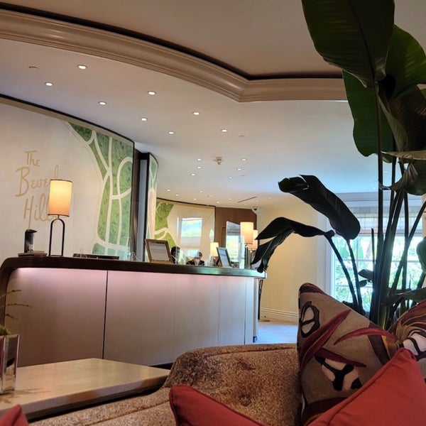 Foto diambil di Beverly Hills Hotel oleh ناصر آل ثاني 🇶🇦🐎 pada 3/10/2024