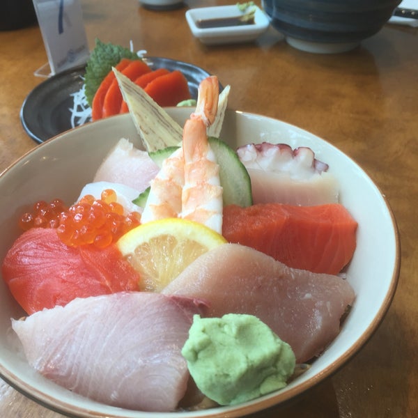 Photo taken at Sushi Itoga by Kaname M. on 7/12/2016