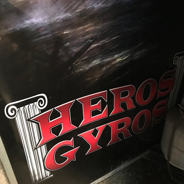 รูปภาพถ่ายที่ Heros Gyros โดย Eric B. เมื่อ 9/17/2017