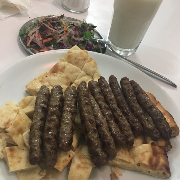 Photo taken at Dostol Kebap Salonu by Hüdaye Ö. on 11/26/2018