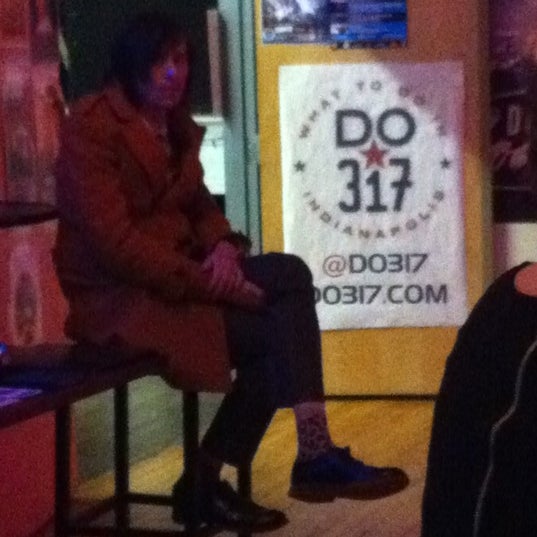 2/12/2013にLindsay M.がDo317 Loungeで撮った写真
