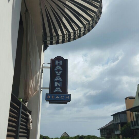 Foto tomada en Havana Beach Bar &amp; Grill  por Maddi L. el 8/5/2015