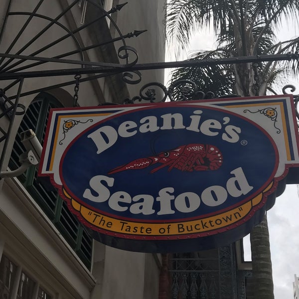 Das Foto wurde bei Deanie&#39;s Seafood Restaurant in the French Quarter von Michelle M. am 8/27/2019 aufgenommen