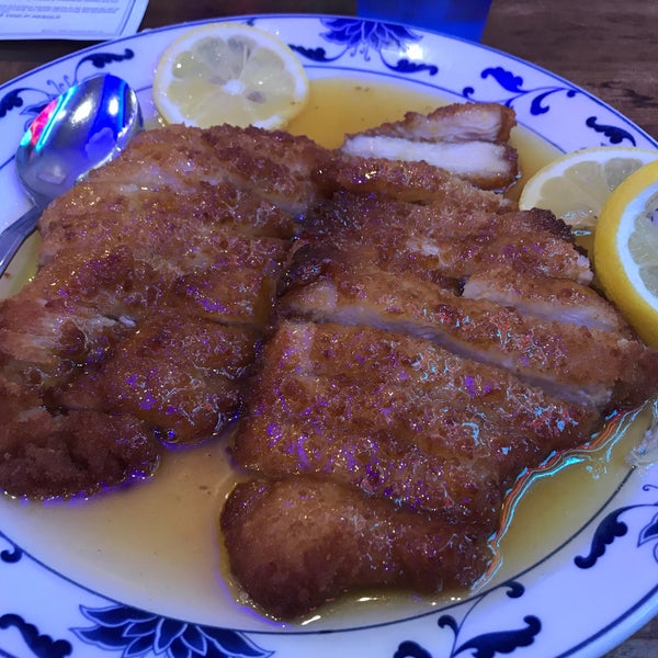 Foto tomada en Harbor Palace Seafood Restaurant  por Michelle M. el 5/22/2018
