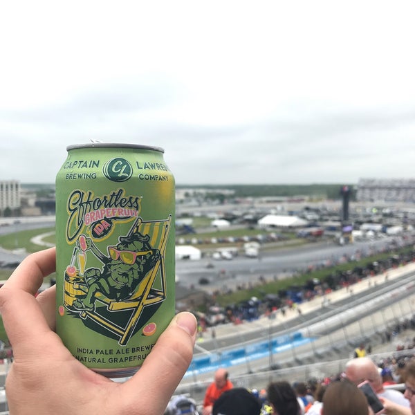 Снимок сделан в Dover International Speedway пользователем Jen C. 5/6/2018