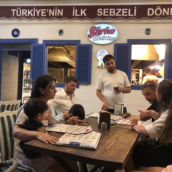 Foto tomada en Şirin Sebzeli Döner  por Ayhan T. el 7/31/2022