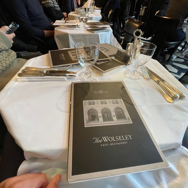 Photo taken at The Wolseley by Alwaleed M. on 12/5/2023