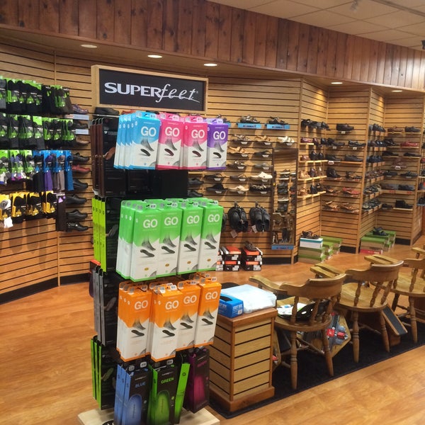 Beck's Shoes (Now Closed) Shoe Store in Sunnyvale