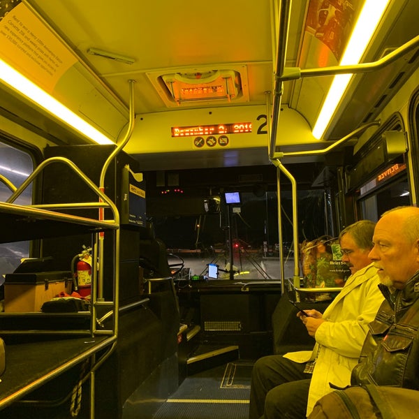 Hertz shuttle - Bus Line in Denver International Airport