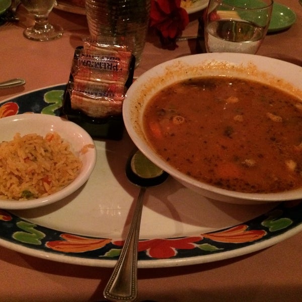 Das Foto wurde bei Los Equipales Restaurant von Gordon G. am 8/4/2014 aufgenommen