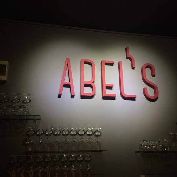 Foto diambil di Abel&#39;s Wine Bar oleh Georgiana M. pada 11/25/2015