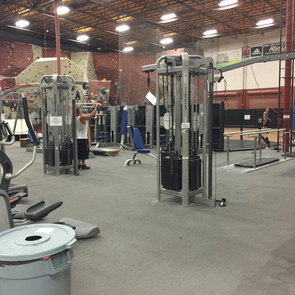 Rock fitness. Rock фитнес Владимир. Рок фитнес Владимир. Planet Fitness Rocky River.