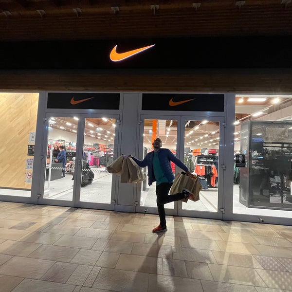 Nike Factory Store - 5
