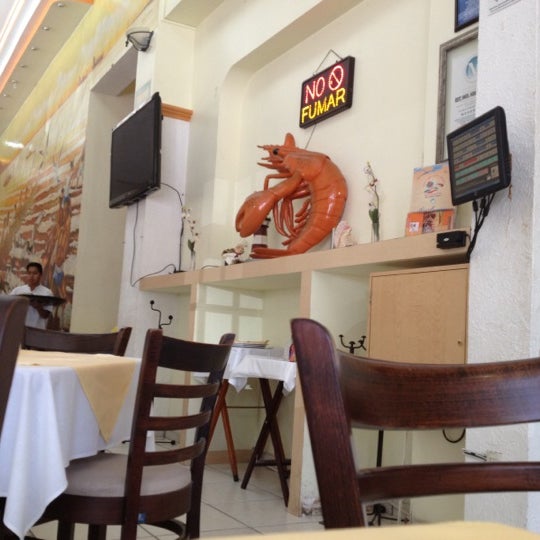 Foto diambil di Restaurante Hnos. Hidalgo Carrion oleh Alejandro O. pada 10/13/2012