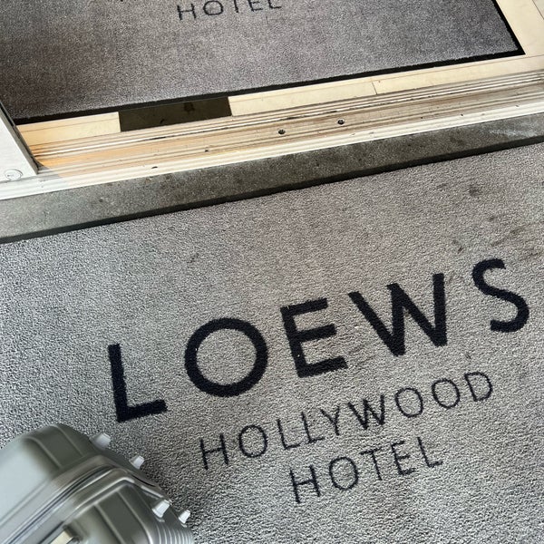 Foto diambil di Loews Hollywood Hotel oleh Sk M. pada 6/4/2022