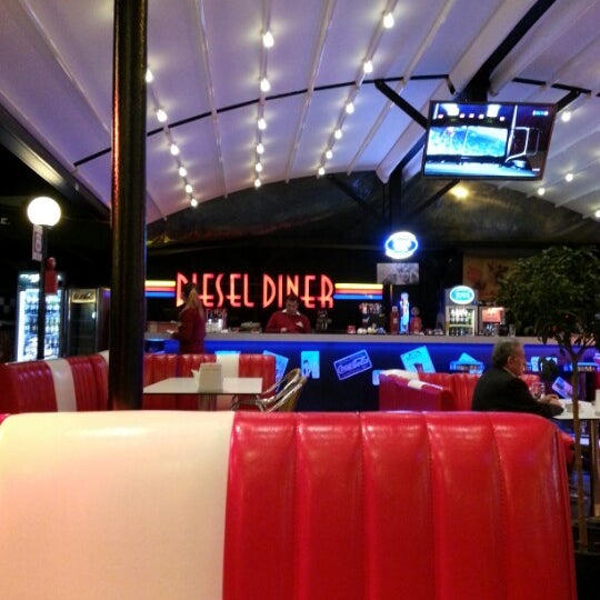 Foto tirada no(a) Diesel Diner por Hüseyin G. em 11/29/2012