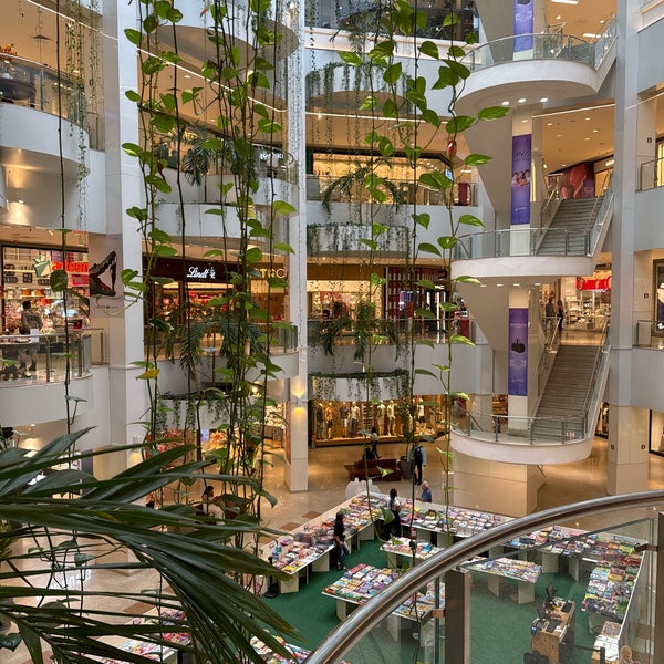 Foto tomada en Shopping Barra  por Adel el 5/8/2024
