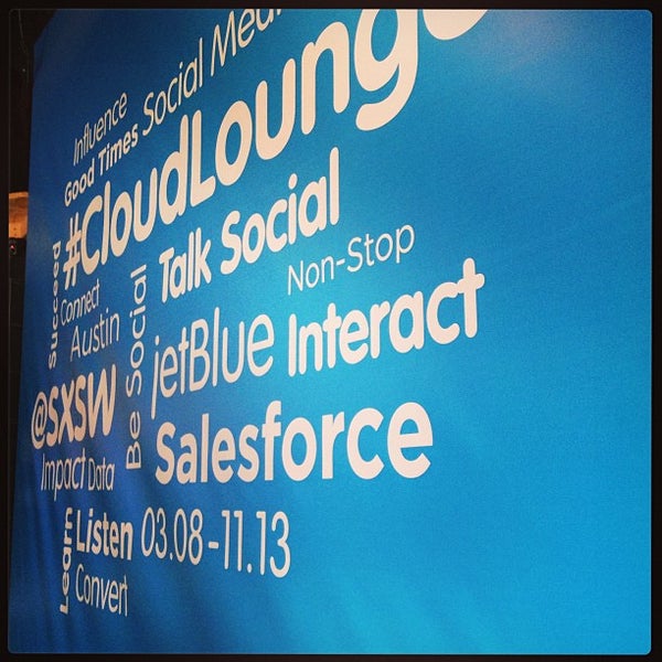 Foto diambil di The Cloud Lounge (salesforce.com) oleh @maitran pada 3/9/2013