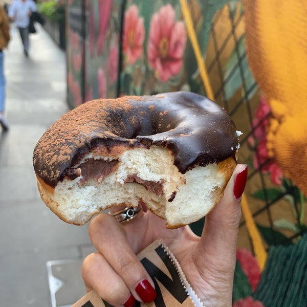Photo taken at Crosstown Doughnuts &amp; Coffee by Farah J on 9/20/2019