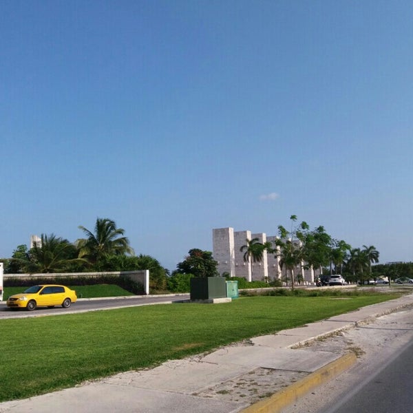 Снимок сделан в Puerto Cancún Golf Club пользователем Francesco D. 4/13/2016