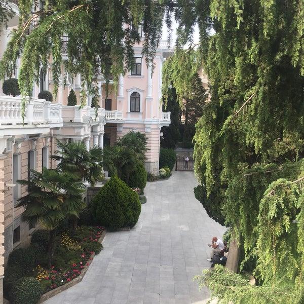 Foto diambil di Villa Elena Hotel &amp; Residences / Вилла Елена oleh Kkkk G. pada 5/19/2018