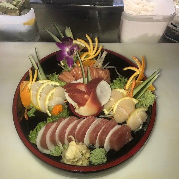 Foto scattata a Sashimi Sushi Lounge da Pham M. il 2/8/2024