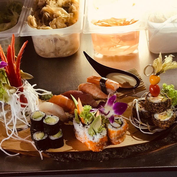 2/8/2024 tarihinde Pham M.ziyaretçi tarafından Sashimi Sushi Lounge'de çekilen fotoğraf