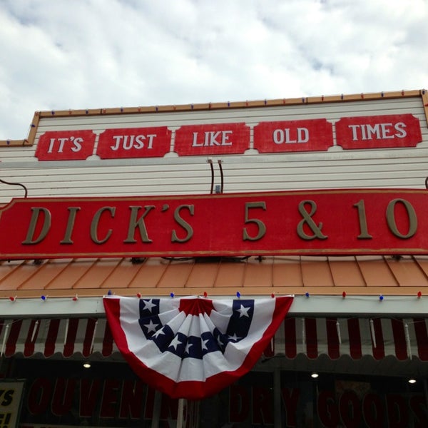 Photo taken at Dick&#39;s 5 &amp; 10 by Carrie N. on 7/10/2013