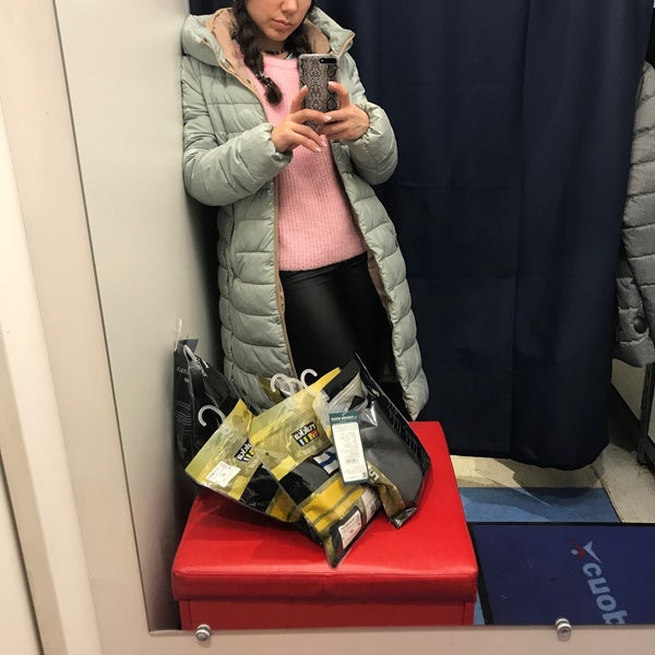 Спортмастер митино. Сбербанк Домодедово сотрудники.