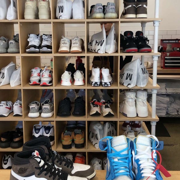 9/9/2019에 7SN 🇶🇦님이 Jason Markk Flagship Store에서 찍은 사진