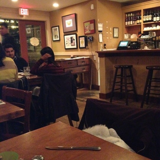 10/21/2012にRodrigo E Jordana S.がMia&#39;s Pizzasで撮った写真