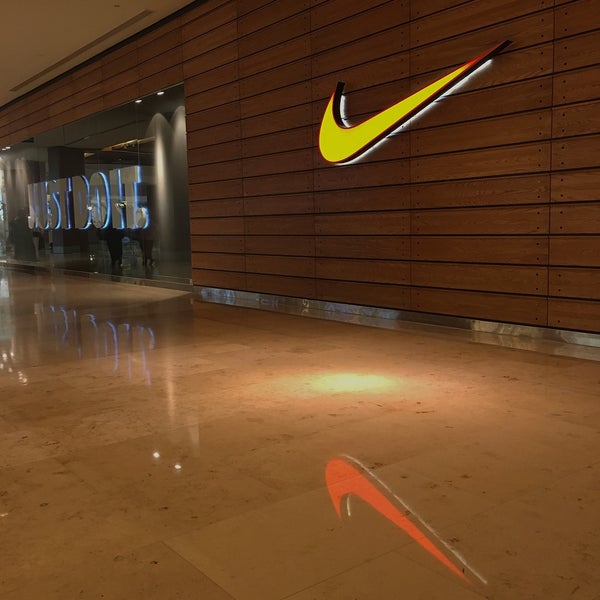 Photos a Nike 360 Mall