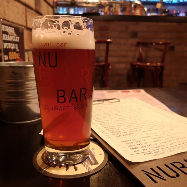 Das Foto wurde bei NUBEERBAR - craft beer &amp; burgers von Craig T. am 10/23/2019 aufgenommen