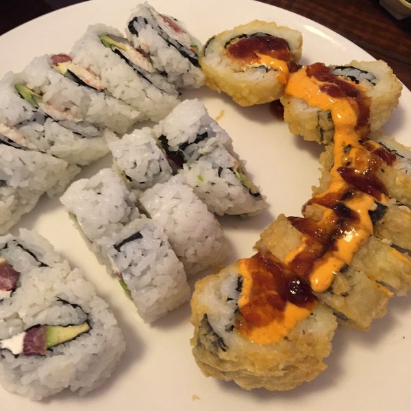 Photo taken at Sushi Shack Japanese Sushi Restaurant by Tom B. on 12/19/2015