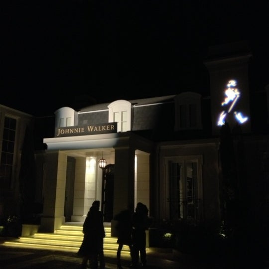 รูปภาพถ่ายที่ House of Walker LA โดย Mace W. เมื่อ 10/17/2012