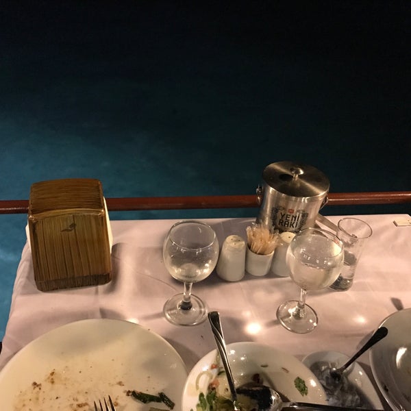 รูปภาพถ่ายที่ SET Beach &amp; Restaurant โดย Elif เมื่อ 7/10/2018