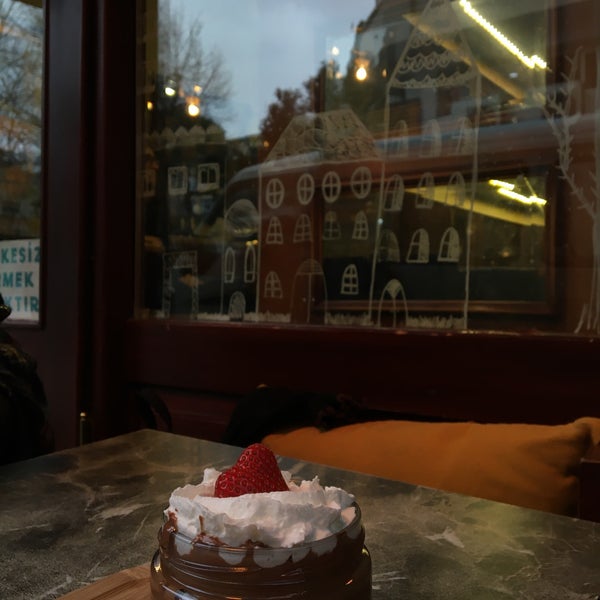 1/19/2022 tarihinde Sena Sezen Ö.ziyaretçi tarafından Çikolata Dükkanı'de çekilen fotoğraf