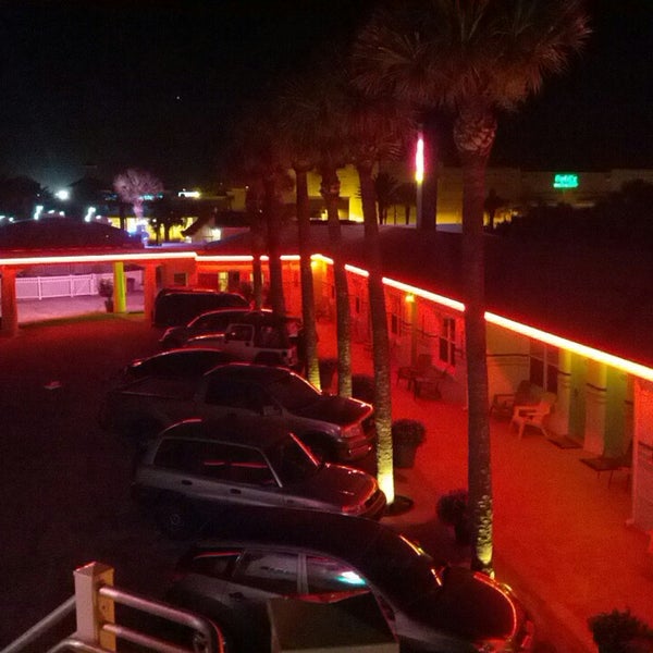 Foto scattata a Magic Beach Motel da Martin D. il 8/11/2013